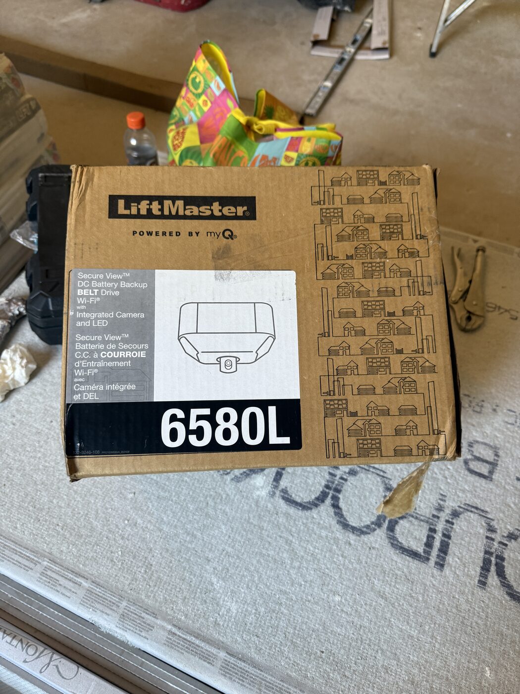 LiftMaster 6580L Secure View belt drive opener with battery backup and integrated camera